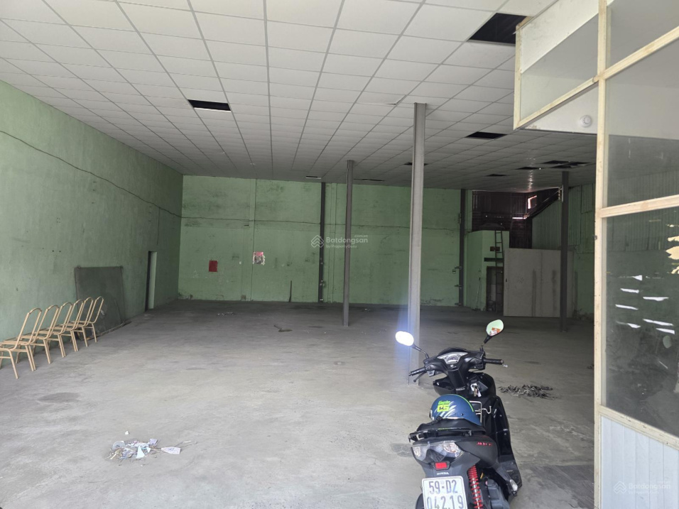 Cho thuê kho, xưởng 300m giá 25tr/th, ĐLê Trọng Tấn